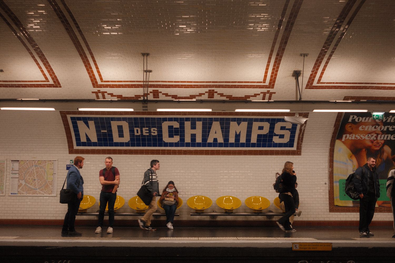 Paris Métro platform at Notre-Dame-des-Champs station